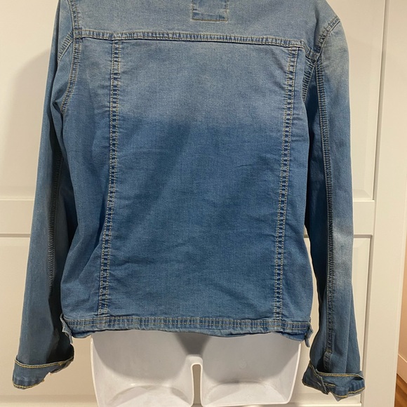 Jean Jacket - Picture 3 of 4